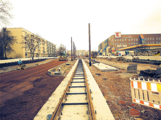 Hier wird nicht gekleckert, hier wird geklotzt. Und wenn schon Bauarbeiten auf der Straße, dann aber so, dass man ewig suchen muss, um mal einen Weg über die Straße zu finden :-) . 23. März 2017