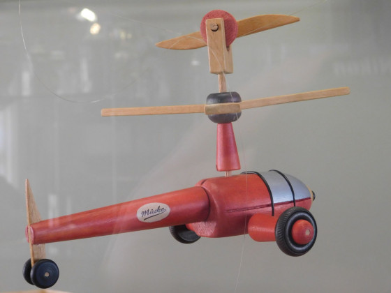 die Mücke, ein ehemaliges DDR-Spielzeug, erbaut ca. 1963, ob das wohl noch jemand kennt?