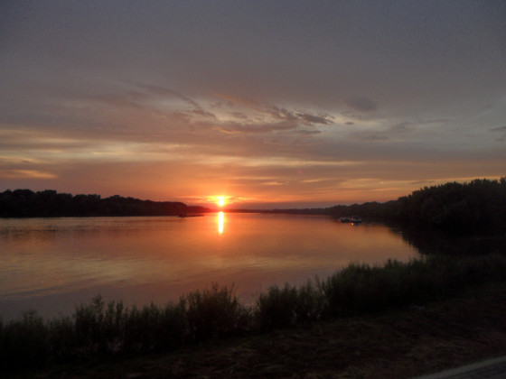 Sonnenuntergang an der schönen Donau