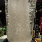 Plasmawirbel vom Schmerzlinderungsstift im Eis eingefroren 1