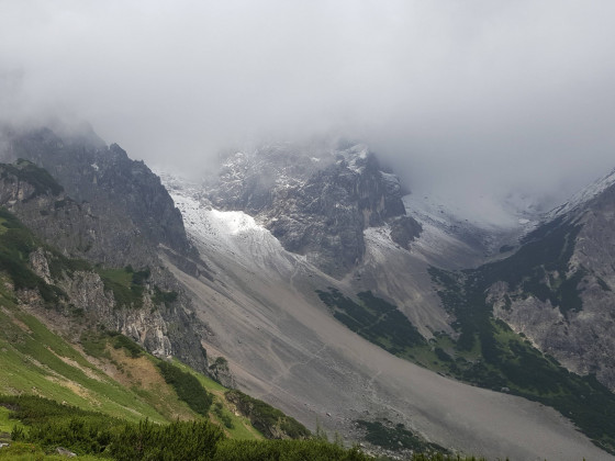 Blick auf den Dachstein, wenn die Wolken nicht da wären....